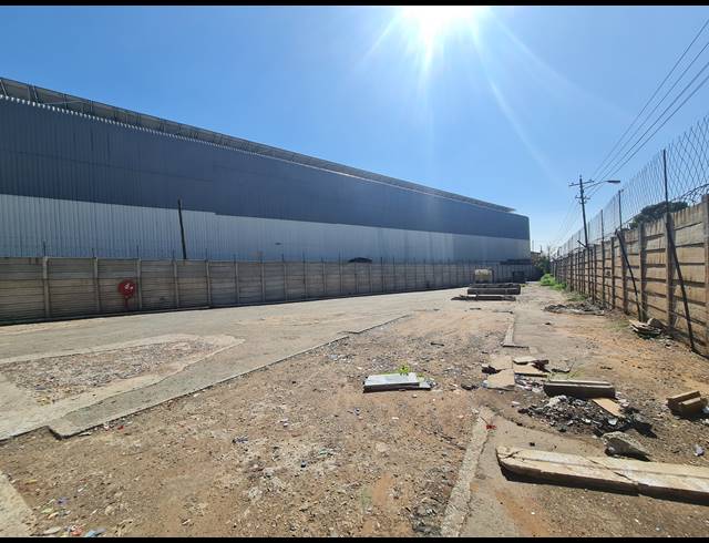 1,100M² WORKSHOP TO LET IN ELANDSFONTEIN